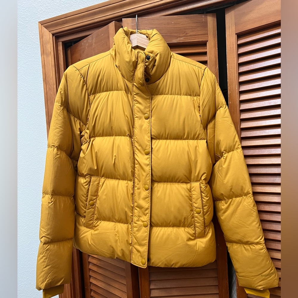 Patagonia down puffer coat medium new with tags